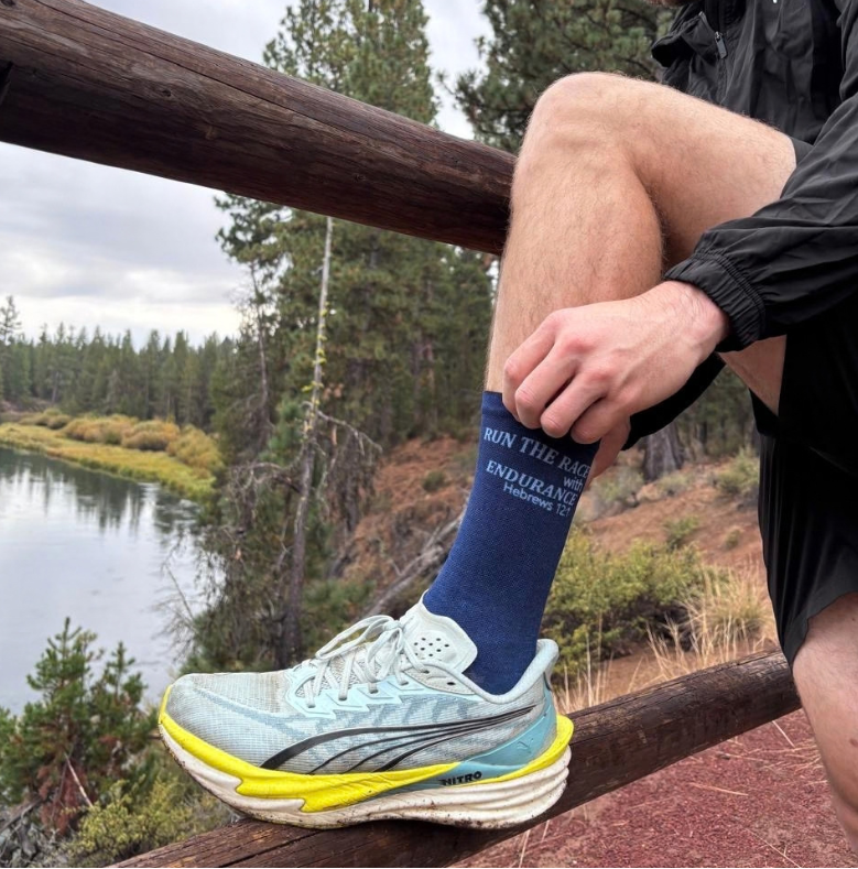 Run the race with Endurance (Dark Blue) - Premium Seed Socks